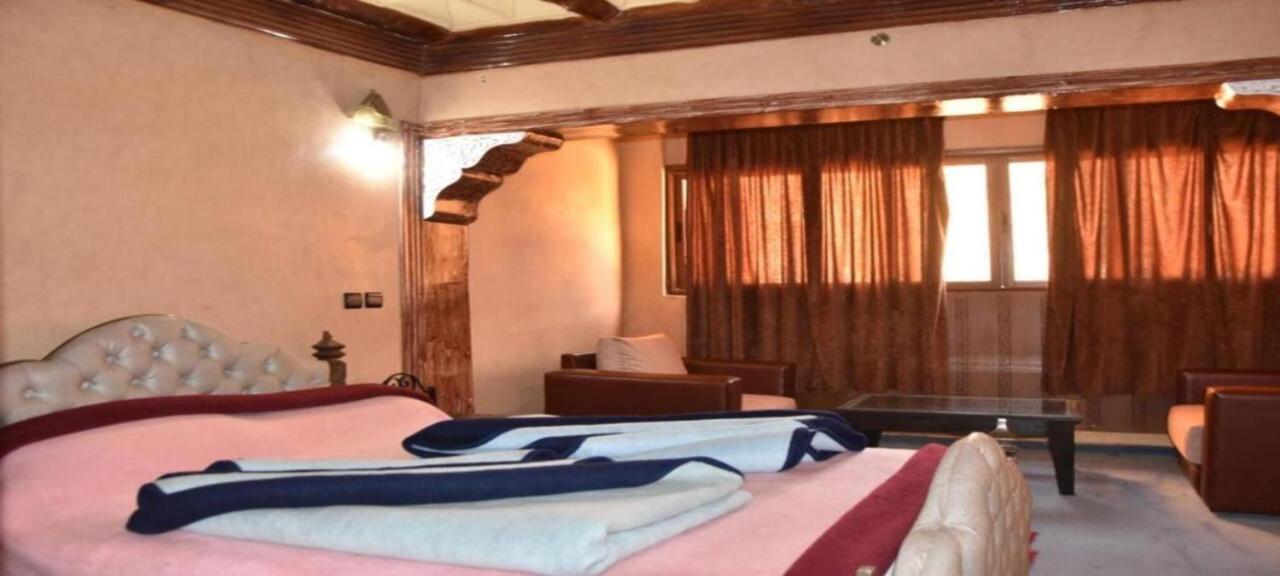 Hotel Restaurant Les Etoiles Du Toubkal Имлил Екстериор снимка